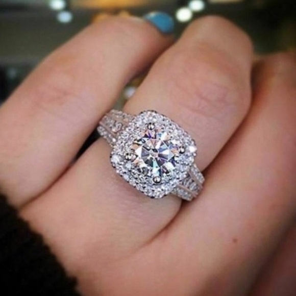 NEW 18k White Gold Diamond Halo Wedding Ring - Picture 2 of 8